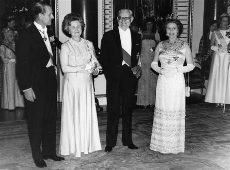 She celebrated 65 years on the throne in february 2017 with her sapphire jubilee. Aventuras na História · De presidentes a ex-paquita: 8 ...