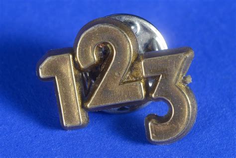 123 Lapel Pin Smithsonian Institution