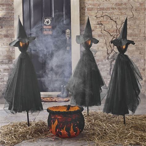 Spooky And Creative Outdoor Halloween Decorating Ideas Halloween