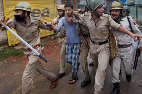 Indian Police Arrest Over A Dozen Youth In Occupied Kashmir