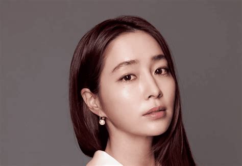 Lee Min Jung Reveals Why She Decided To Show Her Upcoming Film Switch