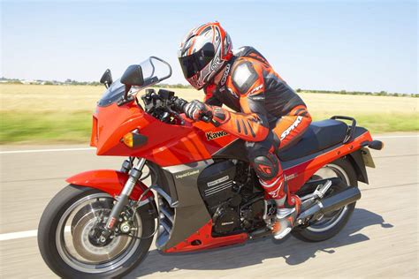 4 cylinders are better than 2 1985 zl900 eliminator. 1984 Kawasaki GPZ 900 R: pics, specs and information ...