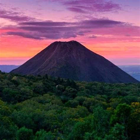 Impresive Volcanoes In El Salvador El Salvador Travel El Salvador
