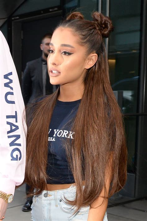 Ariana Grande Just Dyed Half Her Hair Bleach Blonde And She Looks So Freakin Good In 2023