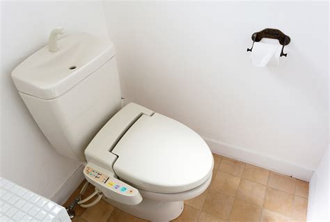 Последние твиты от ケイン・ヤリスギ「♂」 (@kein_yarisugi). トイレのロータンクの水漏れ原因と修理方法とは | 生活救急車
