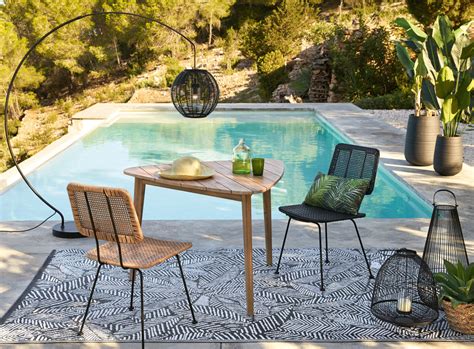 Wertvoller shaggy teppich hochflor mit glitzer in grau. Outdoor-Teppich, schwarz, bedruckt mit weißen Blattmotiven ...