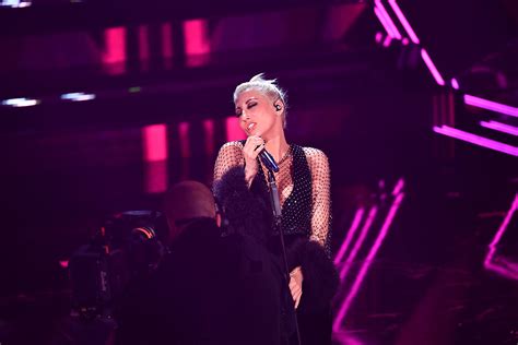 Malika ayane torna per la quinta volta sul palco dell'ariston, dove ha vinto il premio della critica nel 2010 con ricomincio da qui (quando l'orchestra stracciò gli spartiti protestando per la sua esclusione. Malika Ayane Sanremo 2021 / Get the malika ayane setlist ...