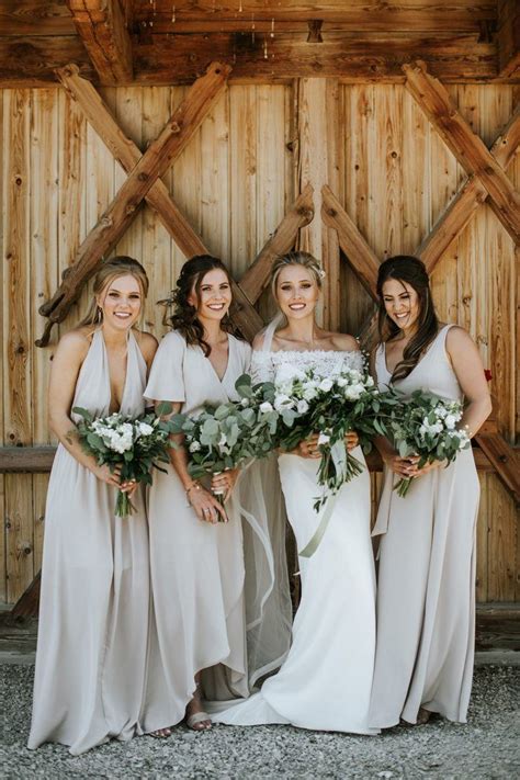 Brides do this, grooms do that, and that's how it is. This Cherry Creek Estate Wedding Showcases an Effortless Neutral Color Palette | Junebug Weddings