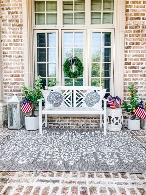 Add A Boxwood Wreath To Your Summer Front Porch Decor Also Really Love