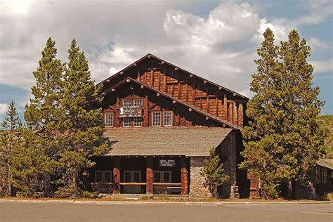 11 Best Places To Stay In Yellowstone National Park