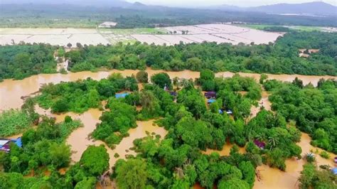 Video (sumber video youtube bh tv). Banjir di Terengganu 2017 - YouTube