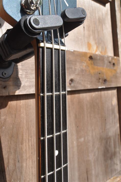 We are offering catgut strings. For Sale - Fender Aerodyne Jazz Bass-Rare Japanese only ...