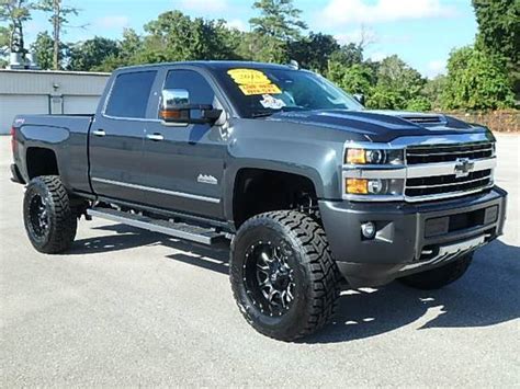 2018 Chevy 2500 High Country Crew Cab Duramax Diesel 4x4 Lifted Truck