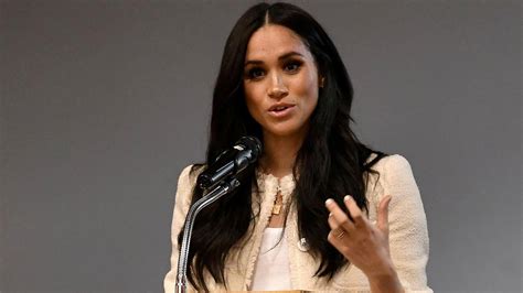 meghan markle reveals she had a miscarriage in july cbc news