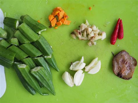 Kamu bisa coba bikin sambal ikan tongkol suwir yang tahan lama dan cara bikinnya mudah. nanyfadhly: Resepi Ikan Singgang Terengganu Style