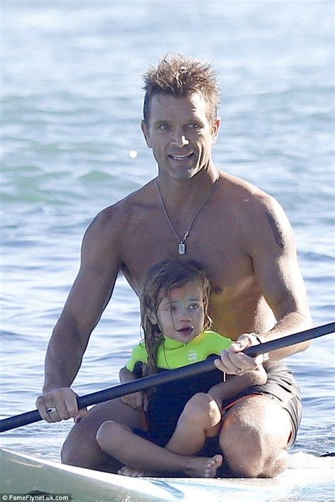 Baywatch Hunk David Chokachi Shows Off His Fit Physique Baywatch Knight Rider Fitness