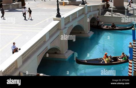 Gondola Under Bridge Stock Videos Footage Hd And K Video Clips Alamy