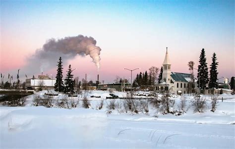 Downtown Fairbanks Alaska See The Northern Lights Alaska Fairbanks