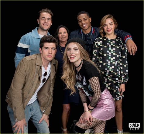 famous in love bella thorne nyc press 01 | Famous in love cast, Famous in love, Famous in love 