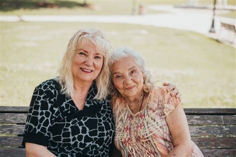 When A 90 Year Old Grandma Meets Her 70 Year Old Daughter Cộng đồng