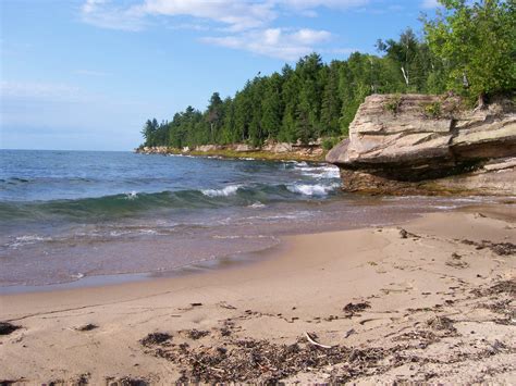 Lake Superior Rugged Rocks Or Sandy Beaches The Majesty Is Undeniable