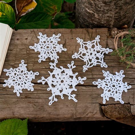 Set Of 5 Christmas Crochet Ornaments Mini White Snowflakes