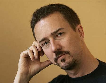 The hardest part was the beard, and hair, and i'm not very happy with it, but i like the pic, it's ok. Ed Norton and His Split Personality Complex