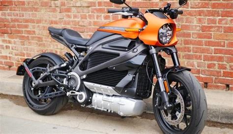 Tak heran jika harga motor harley davidson memiliki banderol harga selangit karena totalitas dalam setiap seri produknya. Harley Davidson LiveWire 2021 - Conheça em detalhes a moto ...