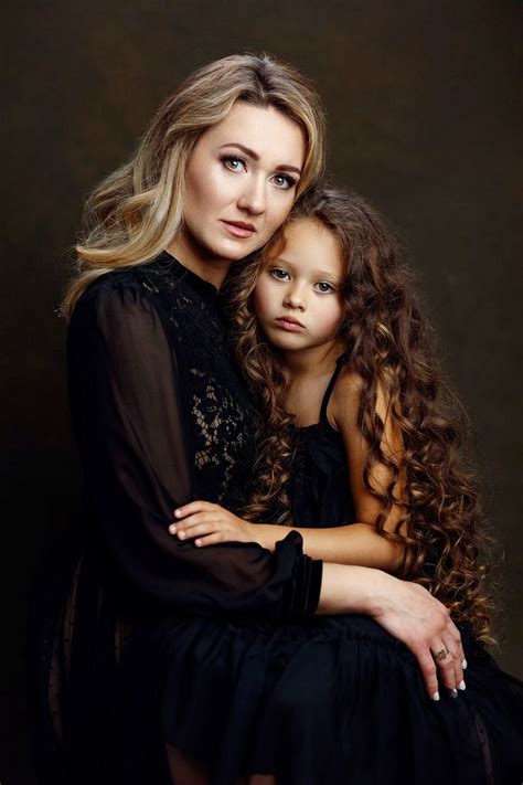 Mother And Daughter Fine Art Portrait In Studio How To Use Creative