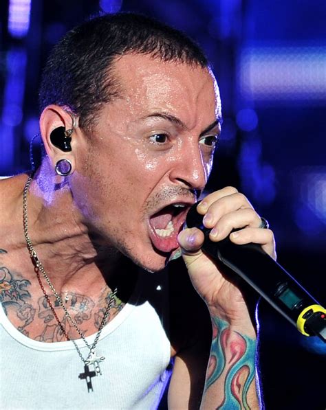 Chester bennington was an american singer, songwriter, and occasional actor who had served as the lead vocalist of the bands linkin park, grey daze, dead by sunrise, and stone temple pilots. Linkin Park's Chester Bennington Commits Suicide ...