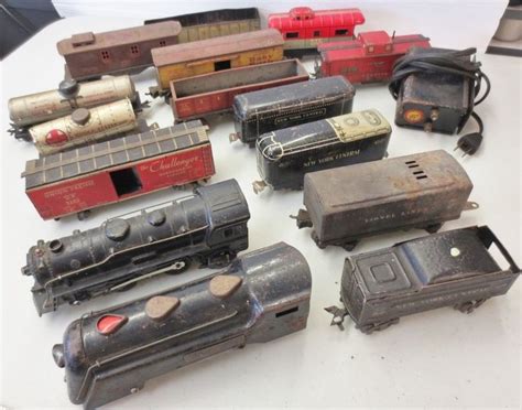 Lot Antique Vintage Toy Train Set Marx Lionel Tin Metal Engine Cars