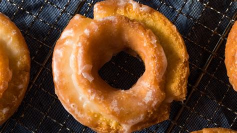 Why Old Fashioned Donuts Are Easier To Fry At Home Than Other Types