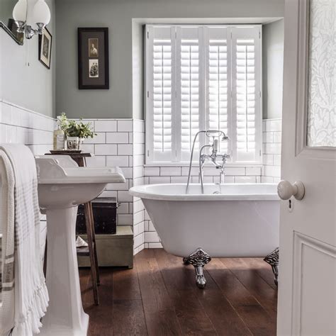 The material's color picks up the marble's striking gray veining. 6 Tips to Keep Your Bathroom Nice and Tidy - Decoration Love