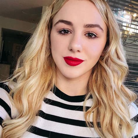 chloé lukasiak on instagram “french vibes with this red colourpopcosmetics pop 😉💋” chloe