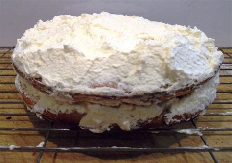 Salter’s Great British Sponge Cake Challenge | Planet Veggie