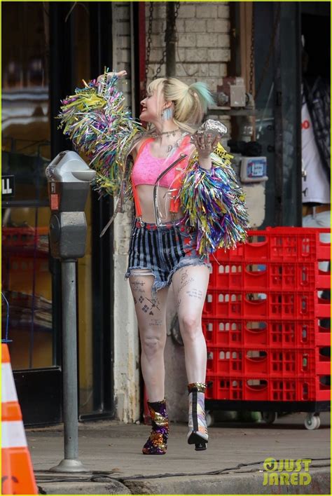 Photo Margot Robbie Harley Quinn Birds Of Prey Set 13 Photo 4221735 Just Jared