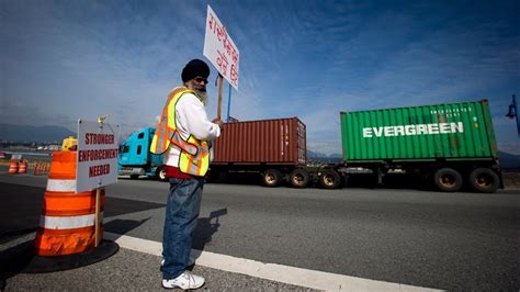 No Immediate End To Truckers Strike Despite Proposal From Port