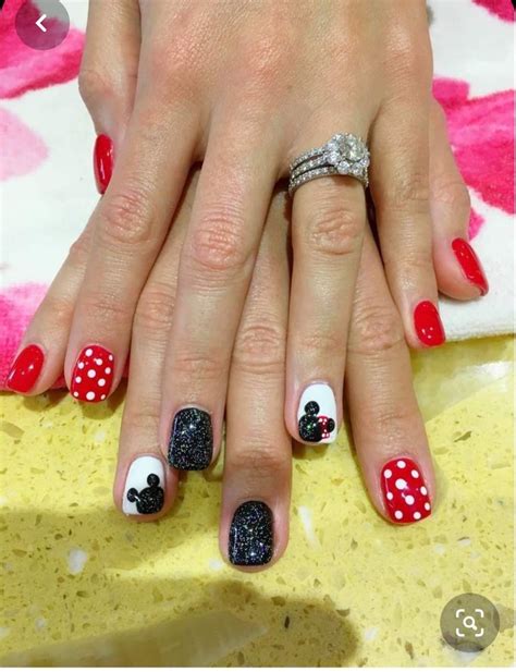 Pin By Veronica Werts On Nails Mickey Nails Disneyland Nails Disney