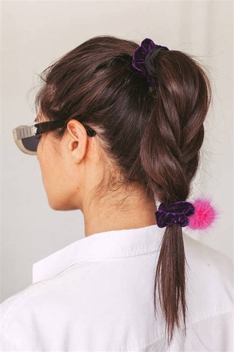 Adorable Hair Scrunchies And Styles That You Can Do With Them