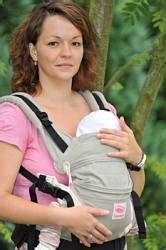 Hallo alle zusammen, ich fühle mich so schlecht. Baby mit dem Gesicht nach vorne in der Babytrage?