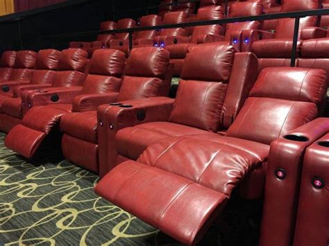 Watch your favorite films from the comfort of your own home in this leather theater recliner. Reclining Chair Movie Theater Near Me | Recliner Chair