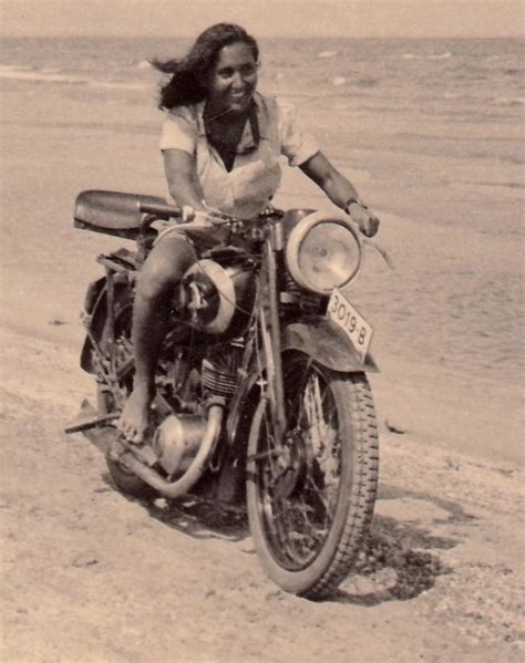 Pin By Jim Mcgoldrick On Two Wheeled Fun And Fury Female Motorcycle