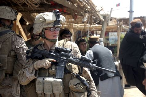 female marines in combat