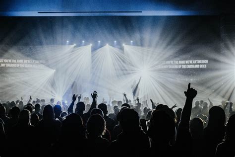 6 Worship Songs That Can Lead You Into The Presence Of God — Josiah