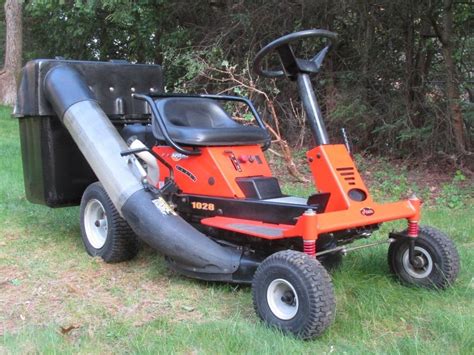 Ariens Rm1028 Rear Engine Rider With Twin Bin Bagger Ronmowers