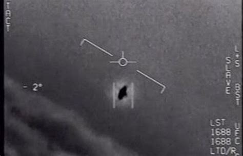 Pentagon Releases 3 Navy Videos Showing Ufos The Seattle Times