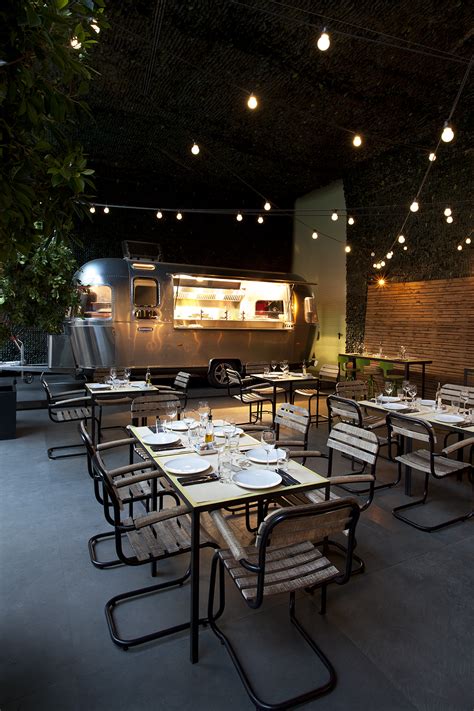 置身夢境的超現實餐廳 雅典 Ileana Tounta Contemporary Art Center 用餐區 Polysh