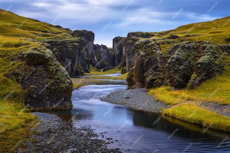 Premium Photo Fjadrargljufur Canyon And River In South East Iceland