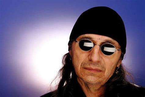 john trudell outspoken advocate for american indians is dead at 69 the new york times