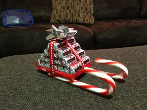 Santas Sleighs Made Out Of Candy Candy Sleigh Thanksgiving Crafts Christmas Party Favors